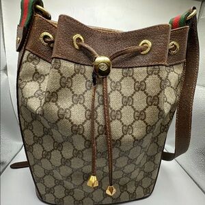 VINTAGE GUCCI BUCKET BAG